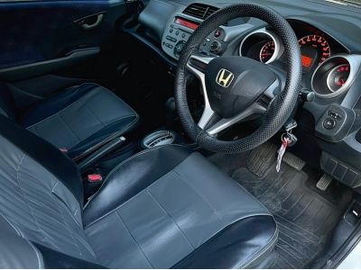 Honda Jazz 1.5 i-VTEC รุ่น V เกียร์ Auto ปี 2011 รูปที่ 8